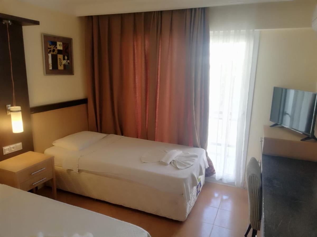 Hotel Santur Kusadası Esterno foto